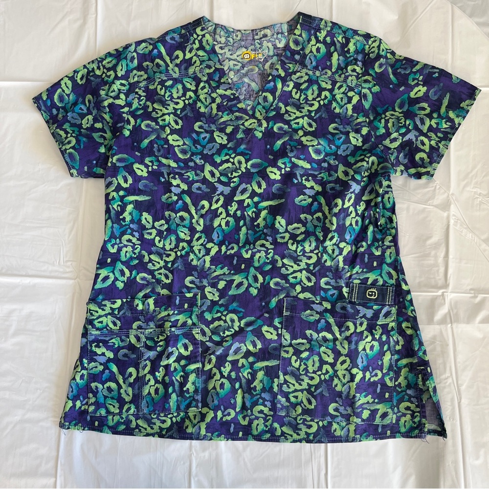 Woman’s Scrub Top M